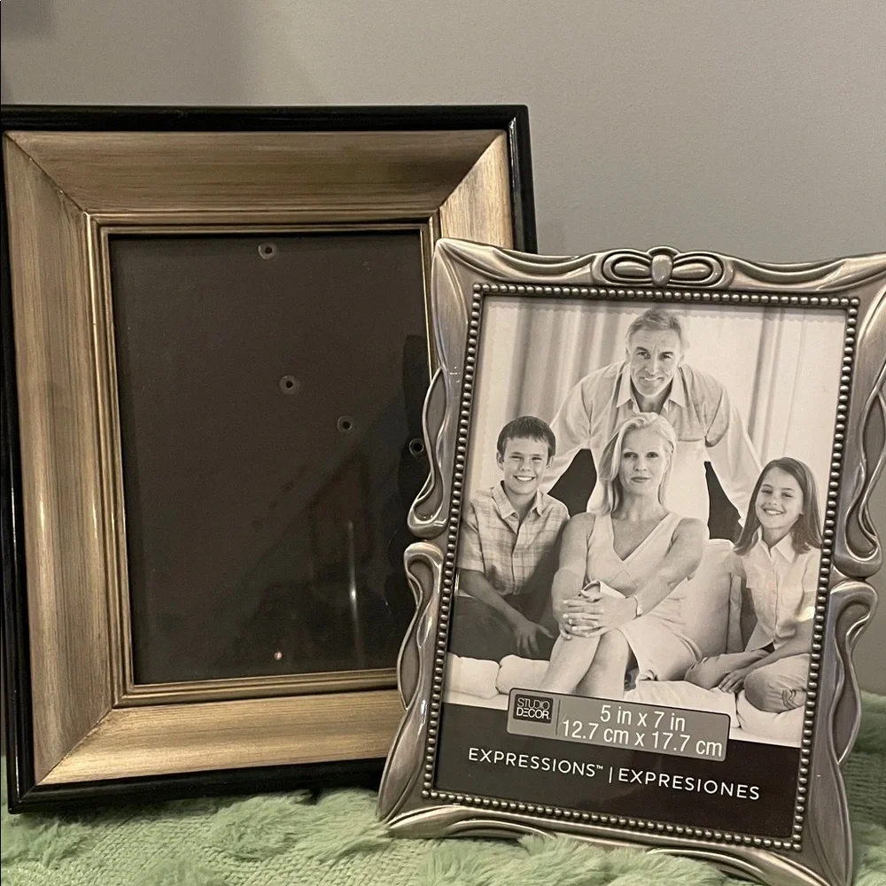 Expressions Elegant Silver and Black 5x7 Frame Duo